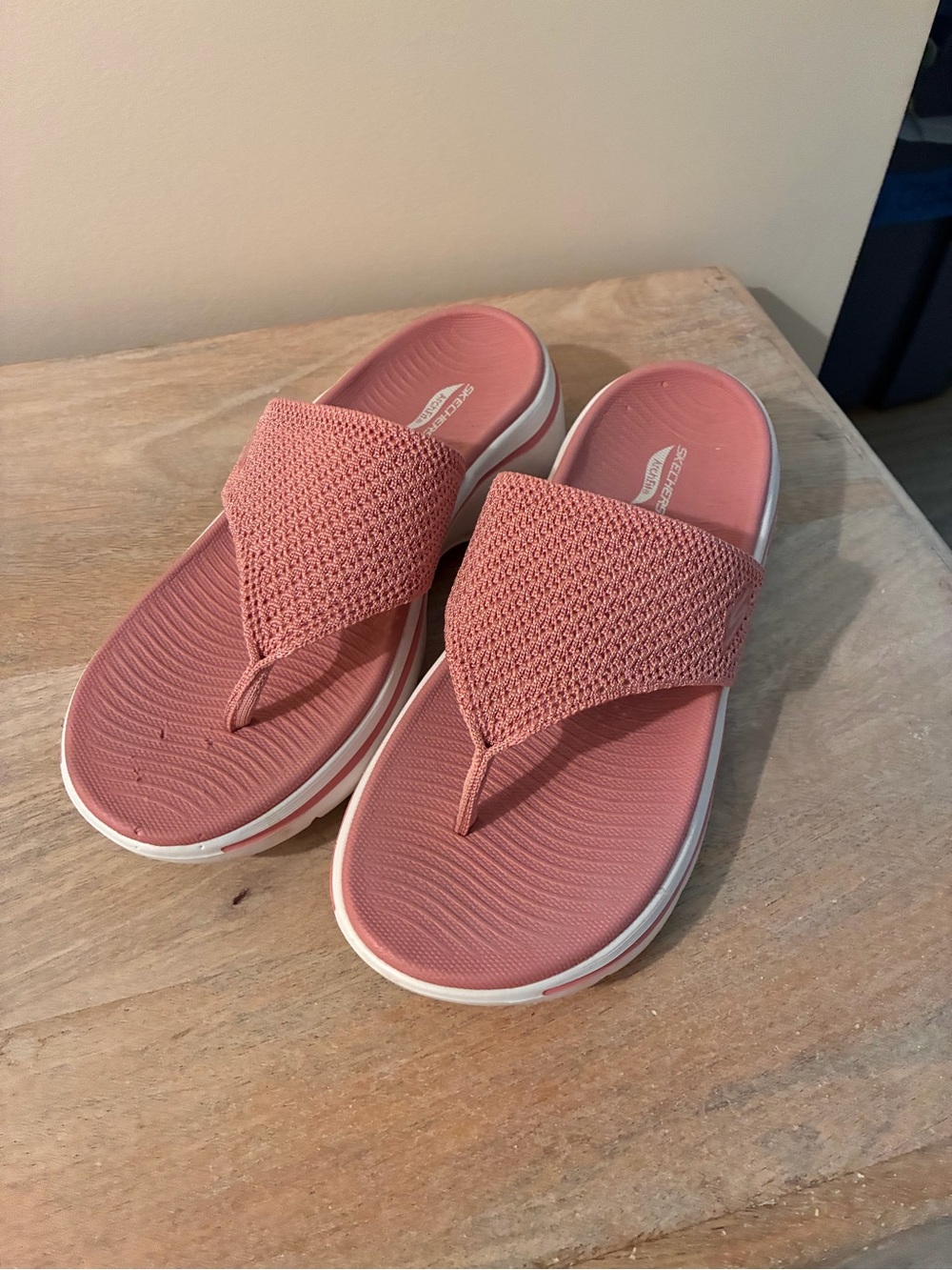 Skechers Arch Fit Pink Knit Thong Sandals